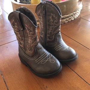 Brown Cherokee boots